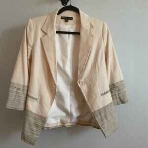 Elizabeth and James Cream Blazer w/ Gray Ruffle Details – Size 4